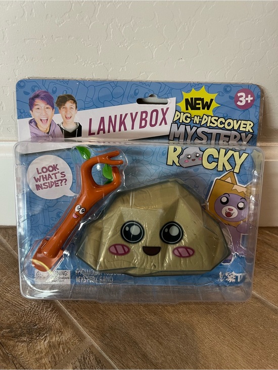 Other - LankyBox Dig-n-Discover Mystery Rocky set NIB $20